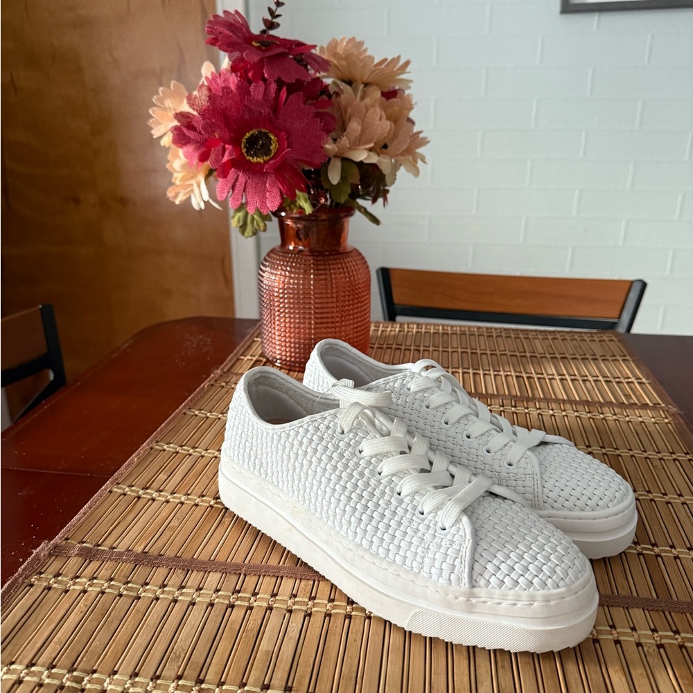 Elegant White Woven Women's Sneakers